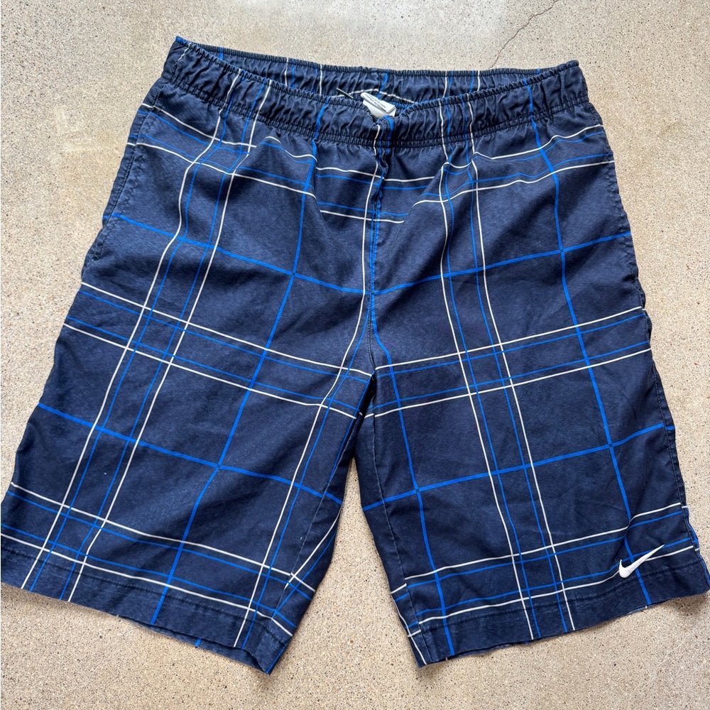 Vintage navy blue Nike plaid shorts